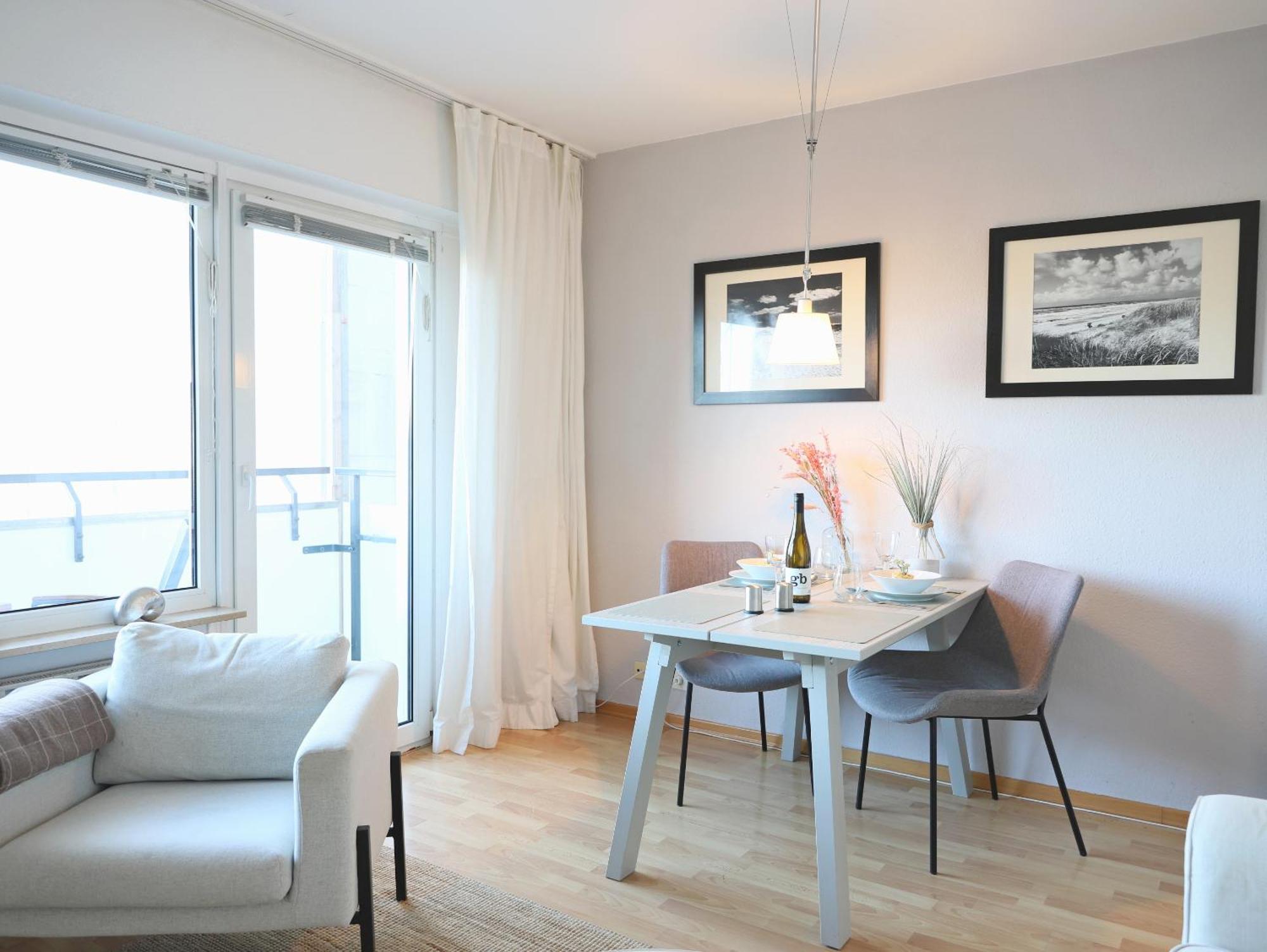 Modernes 2-Zimmer-Appartement Mit Balkon. 베스터란트 외부 사진