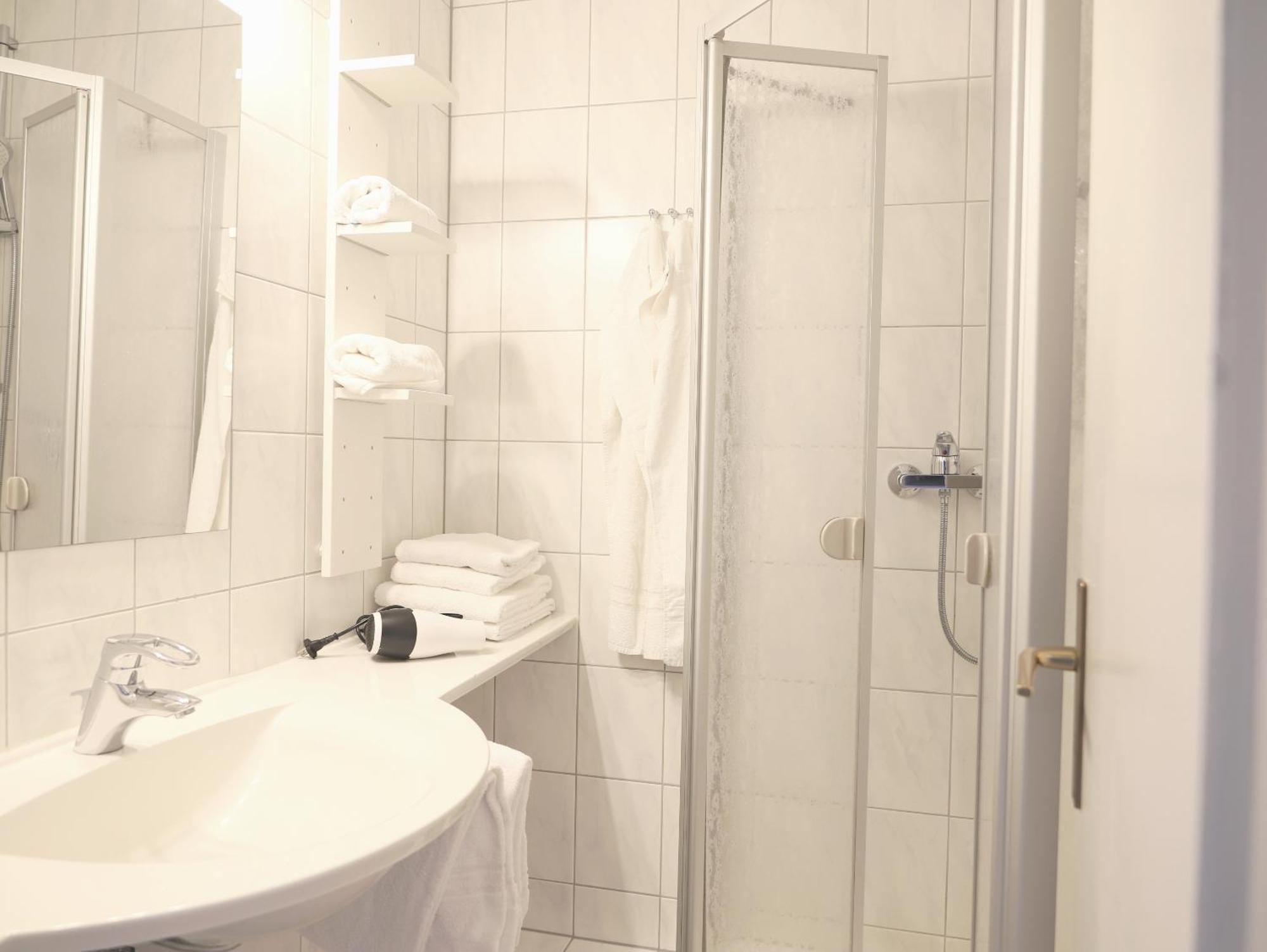Modernes 2-Zimmer-Appartement Mit Balkon. 베스터란트 외부 사진