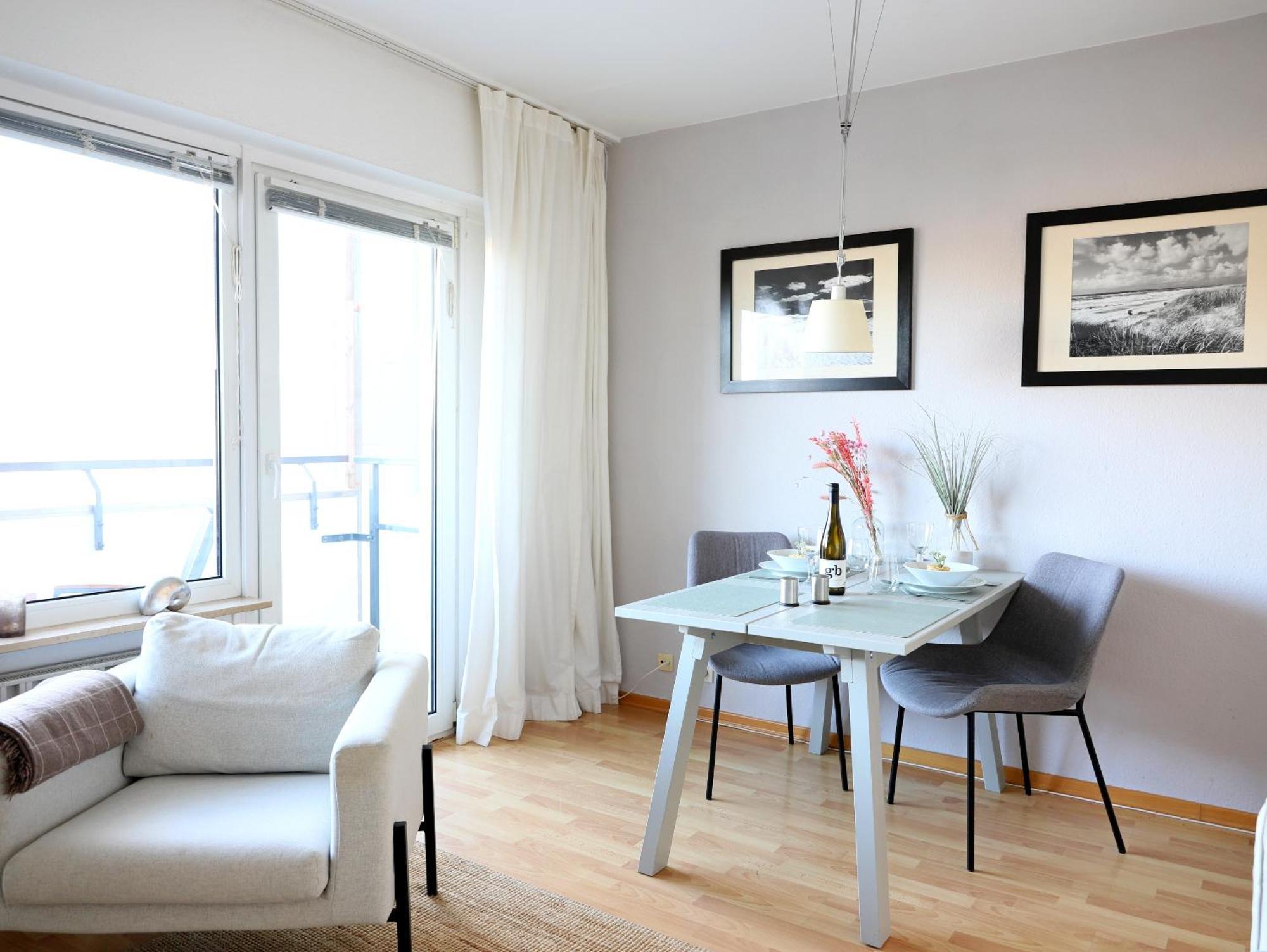 Modernes 2-Zimmer-Appartement Mit Balkon. 베스터란트 외부 사진