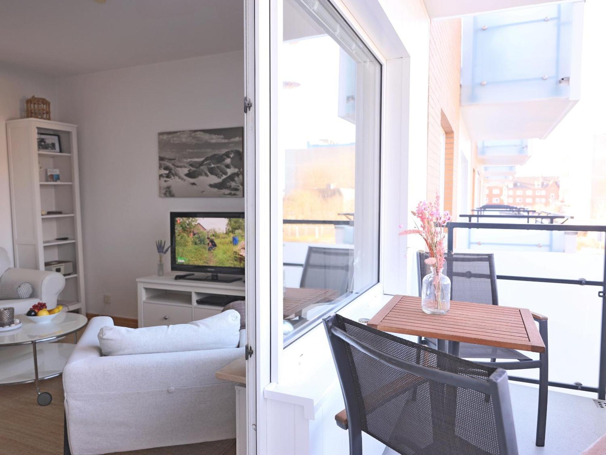 Modernes 2-Zimmer-Appartement Mit Balkon. 베스터란트 외부 사진
